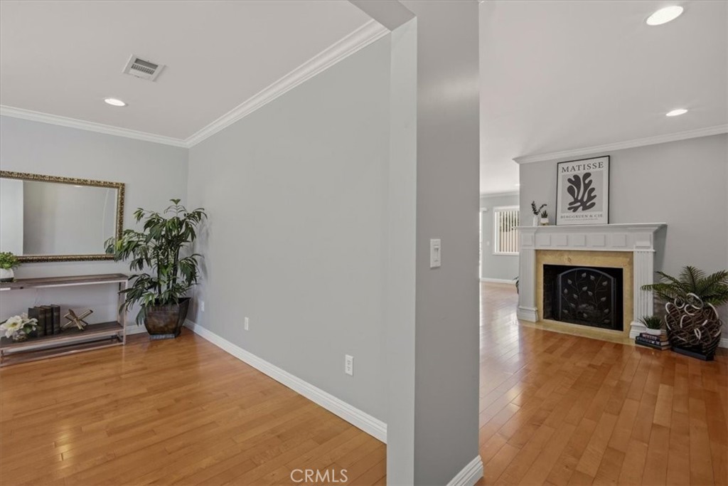 1175 Valley View