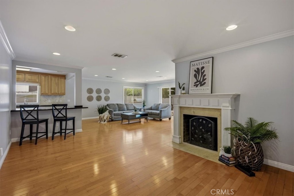 1175 Valley View
