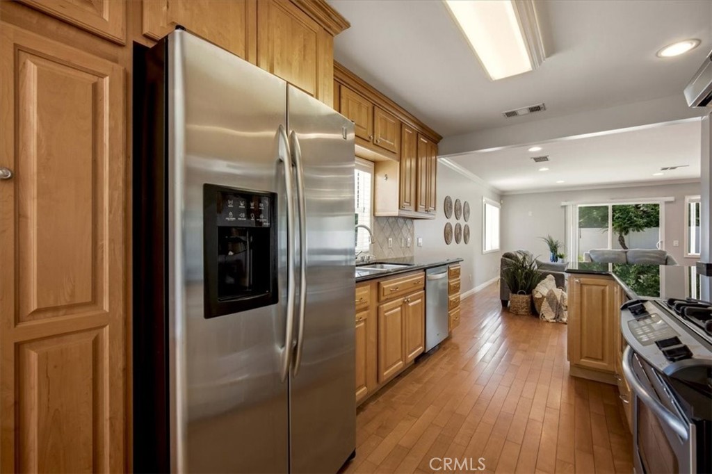 1175 Valley View