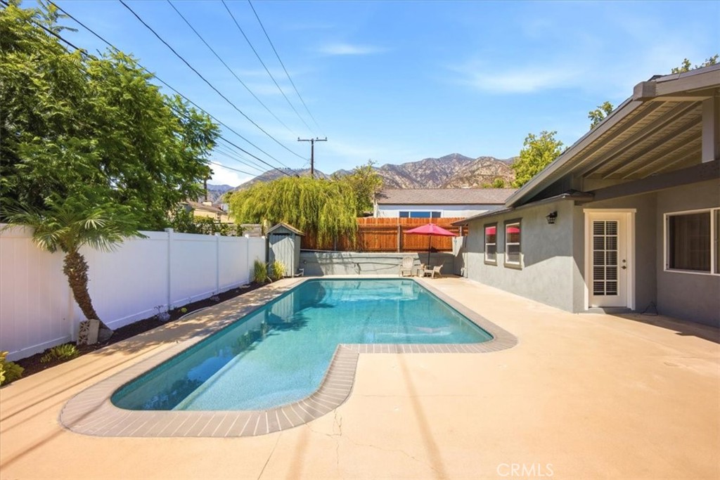 1175 Valley View