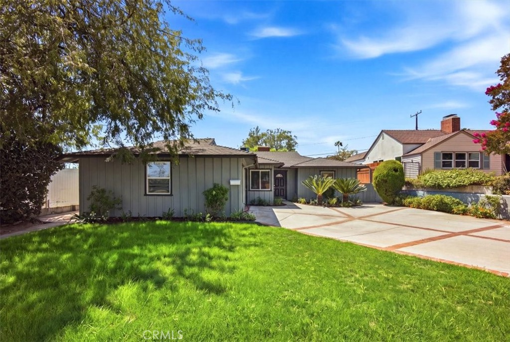 1175 Valley View