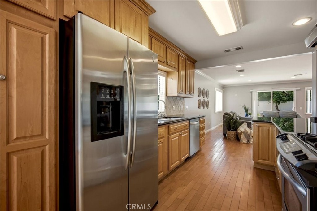 1175 Valley View