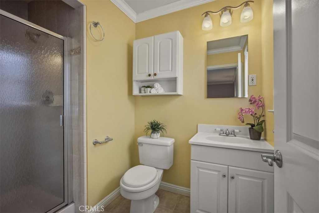 1175 Valley View