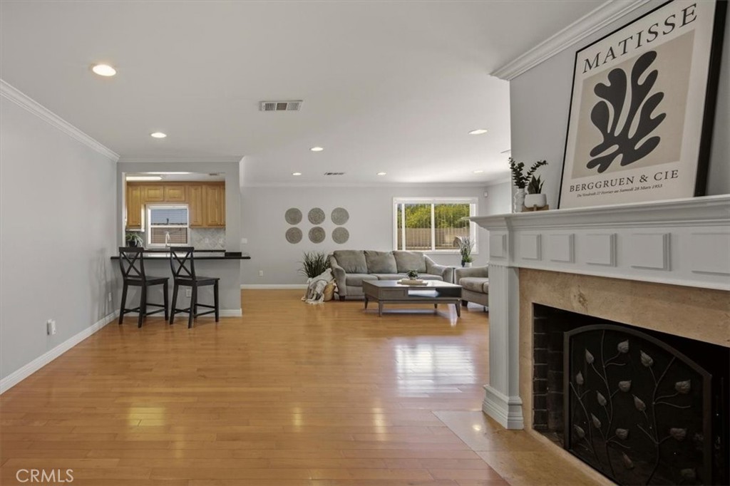 1175 Valley View