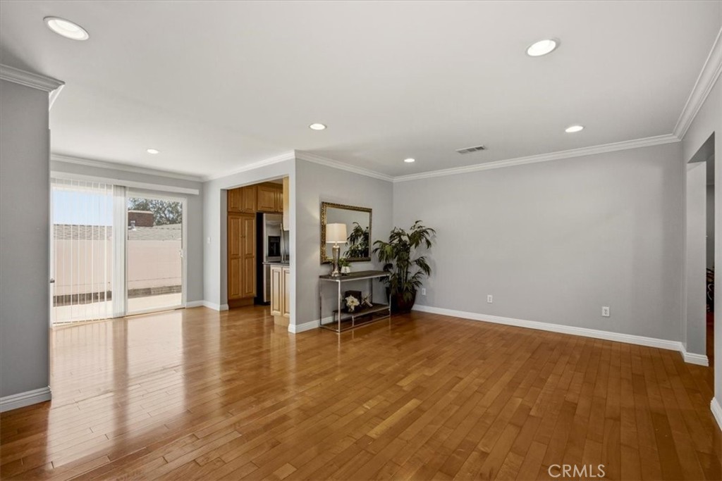 1175 Valley View