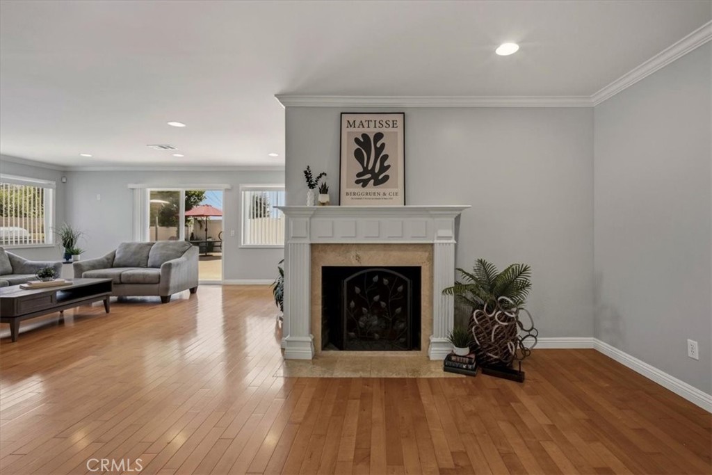 1175 Valley View
