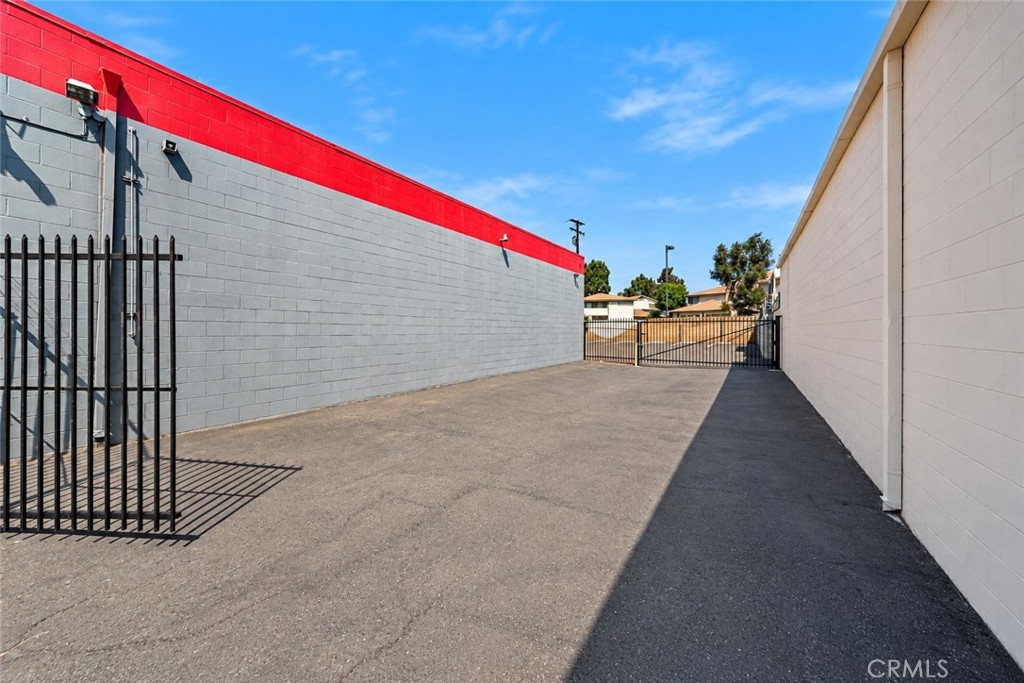 960 West Holt Blvd