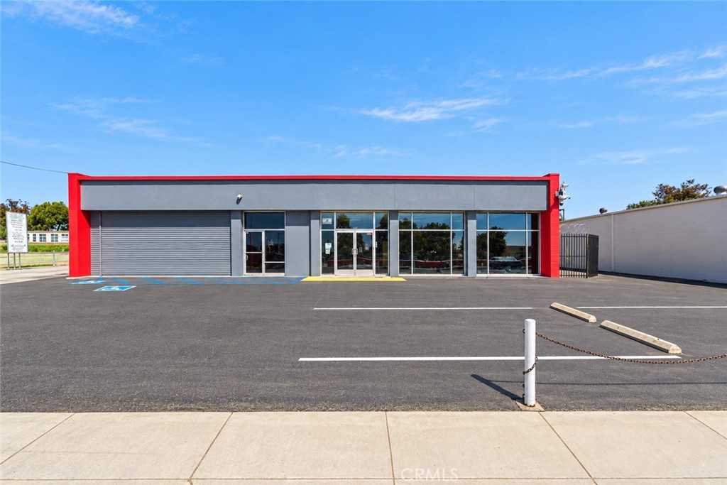 960 West Holt Blvd