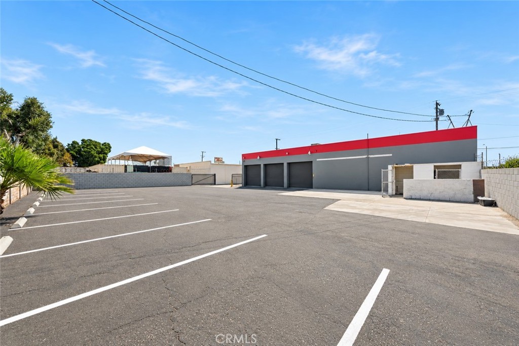 960 West Holt Blvd