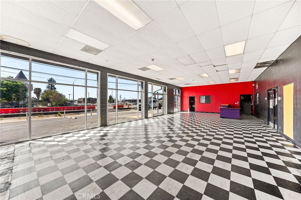 960 West Holt Blvd