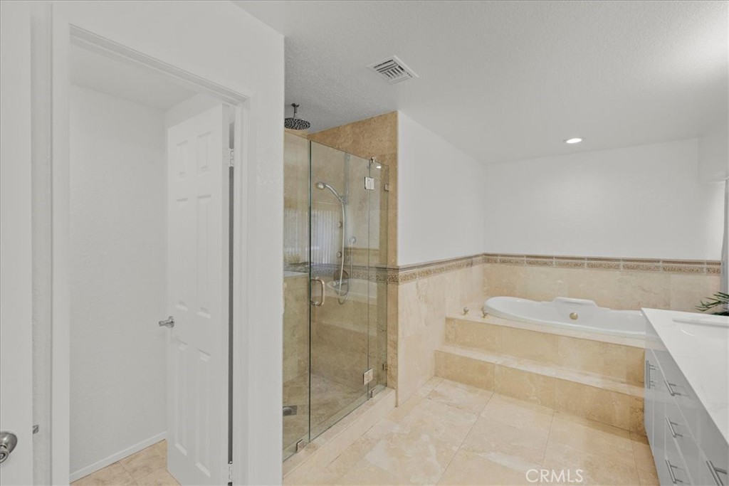 11044 Stone River