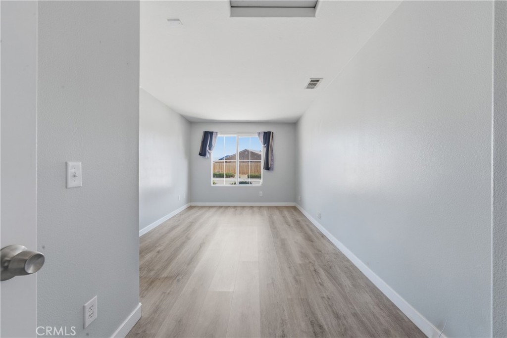 1377 Clear Valley RD