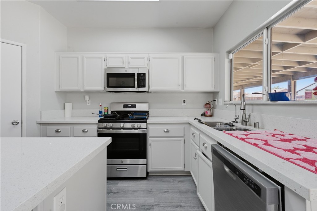 1377 Clear Valley RD