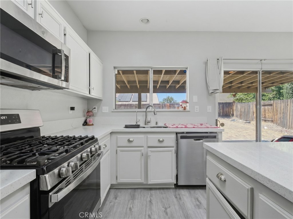 1377 Clear Valley RD