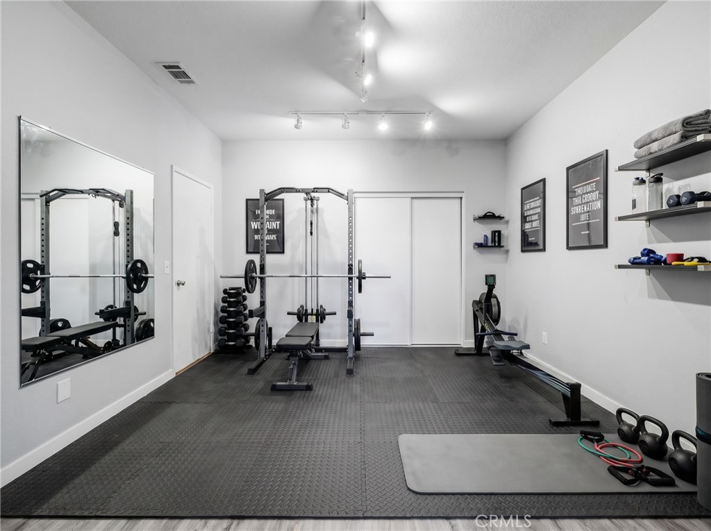 1377 Clear Valley RD