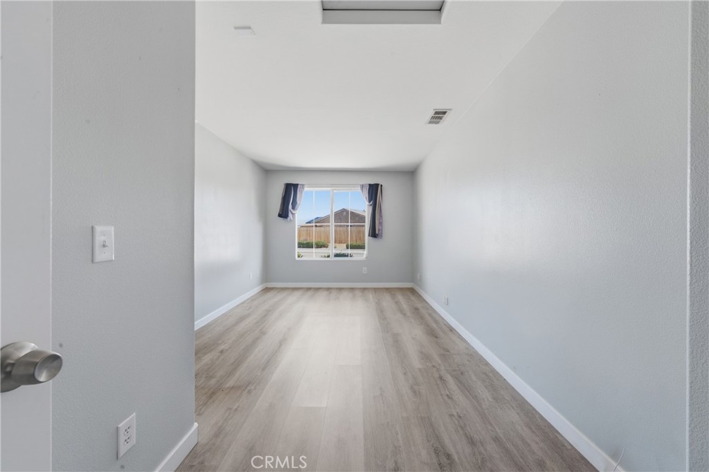 1377 Clear Valley RD