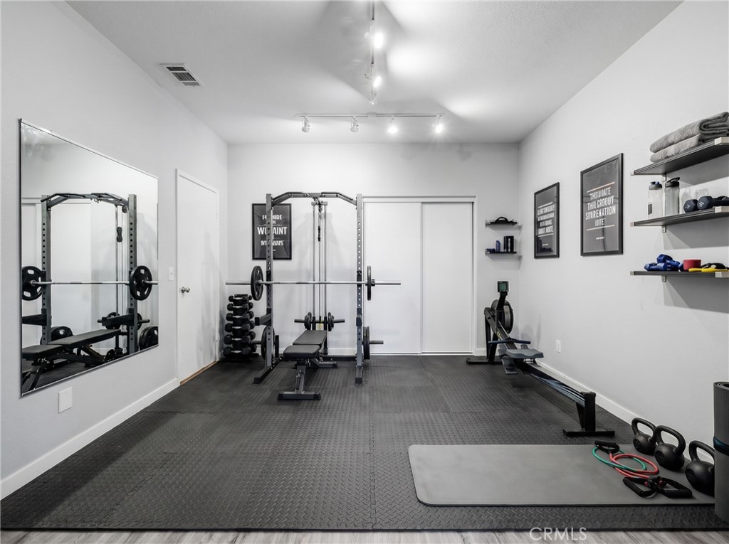 1377 Clear Valley RD