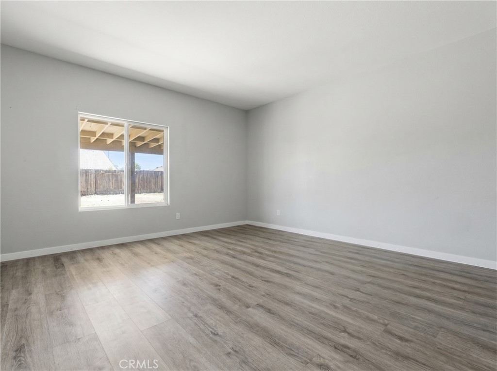 1377 Clear Valley RD