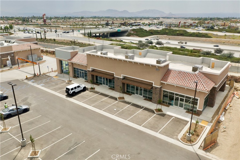 1133 W Casmalia Street