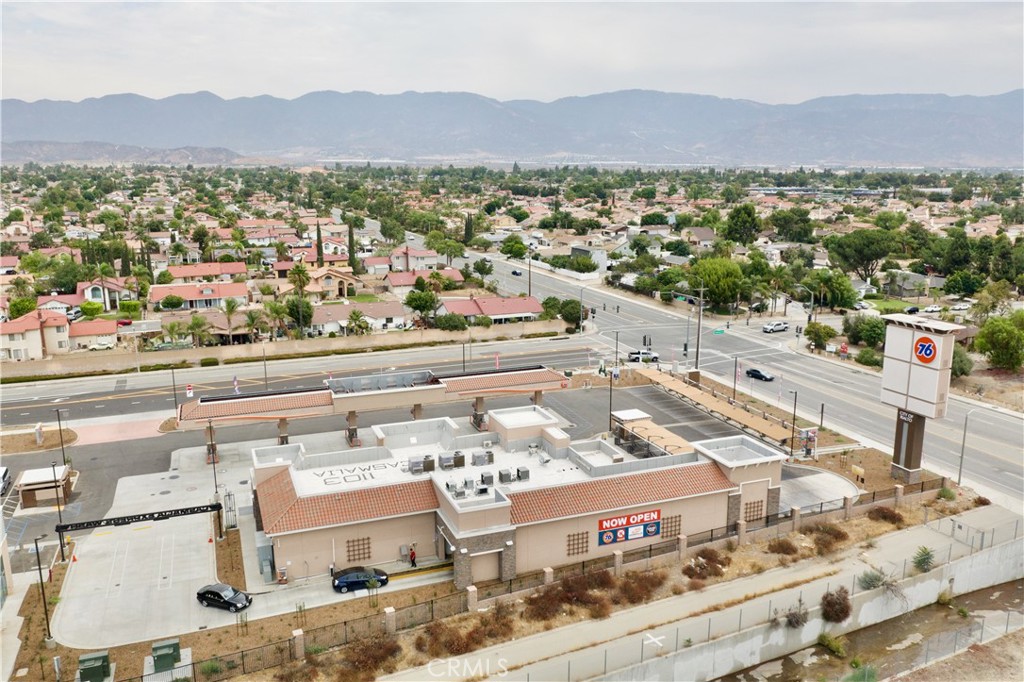 1133 W Casmalia Street