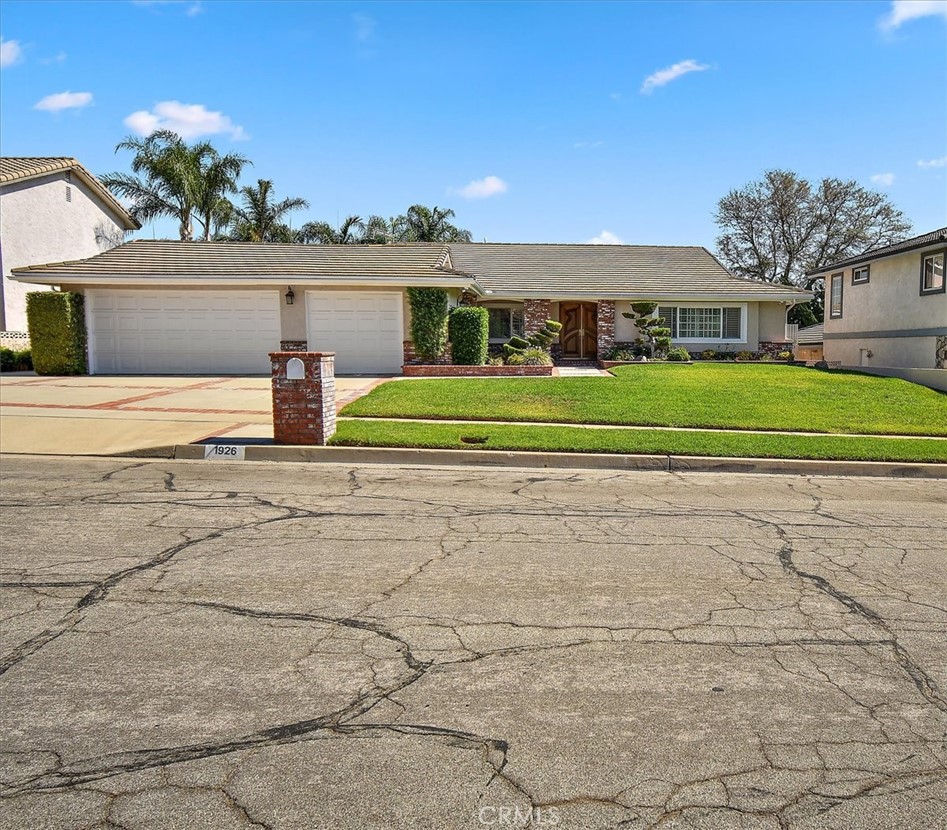1926 Eloise Way