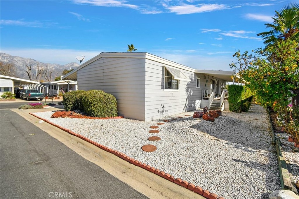 929 E Foothill Boulevard 81