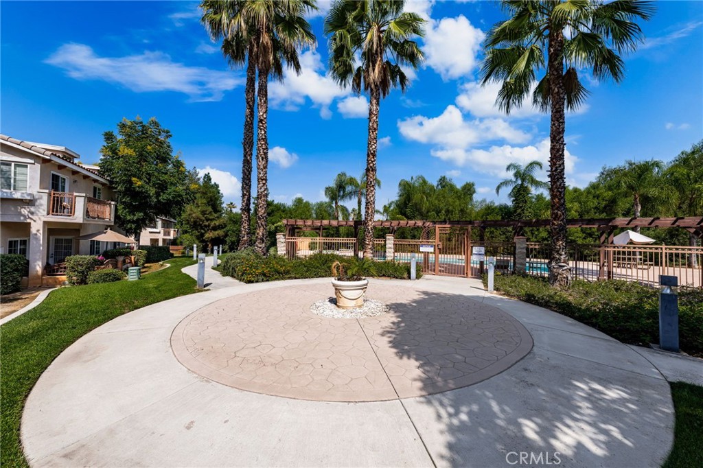 1200 E Highland Avenue 207