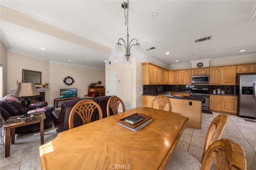 1200 E Highland Avenue 207