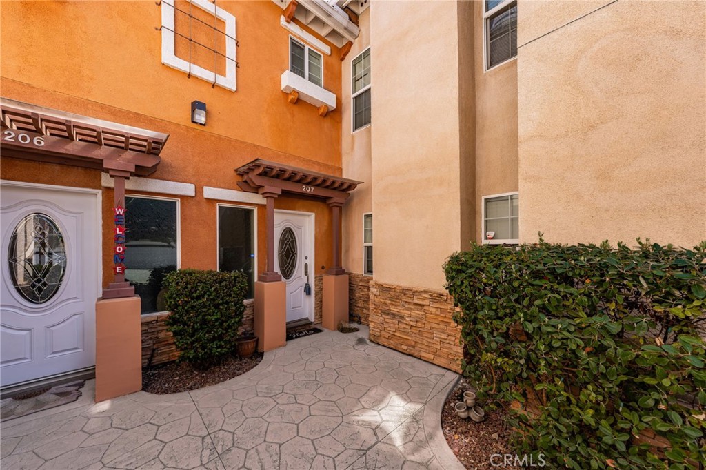 1200 E Highland Avenue 207