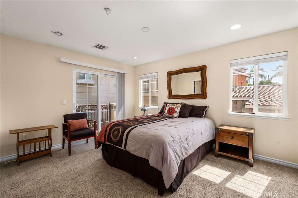 1200 E Highland Avenue 207