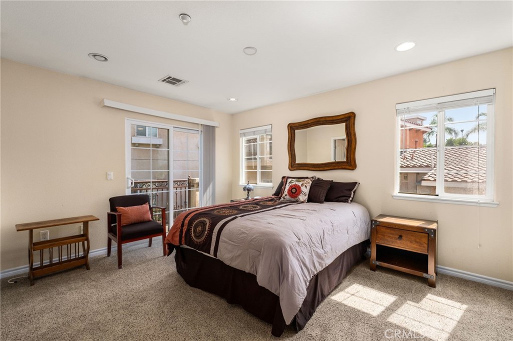 1200 E Highland Avenue 207