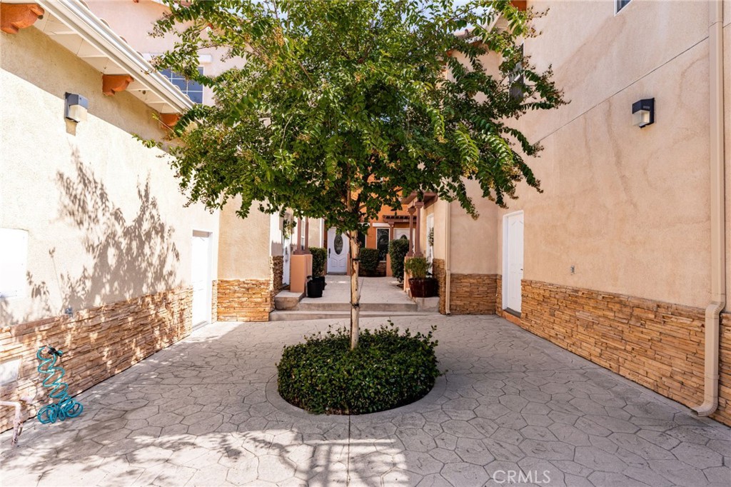 1200 E Highland Avenue 207