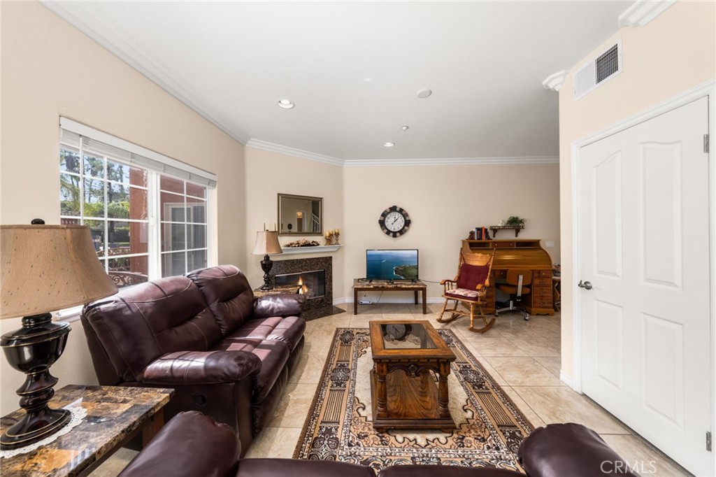 1200 E Highland Avenue 207