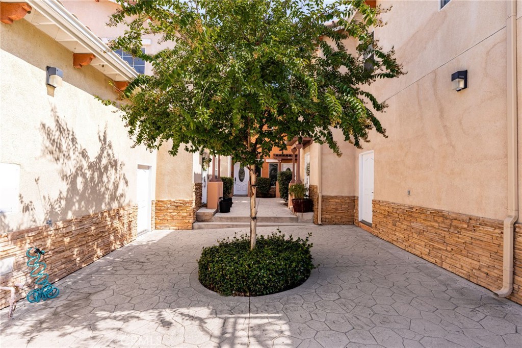 1200 E Highland Avenue 207