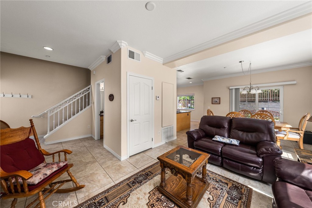 1200 E Highland Avenue 207