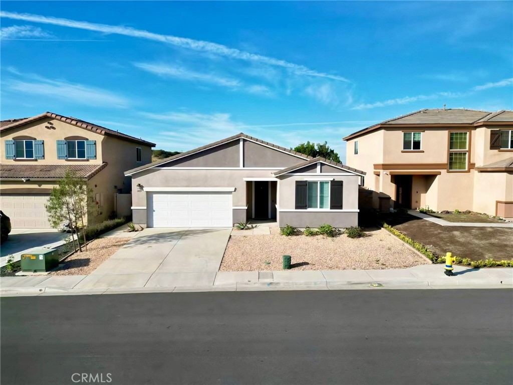 3829 W Bodega