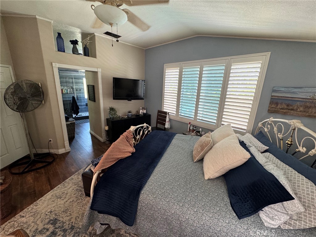 5392 Bullpen Drive