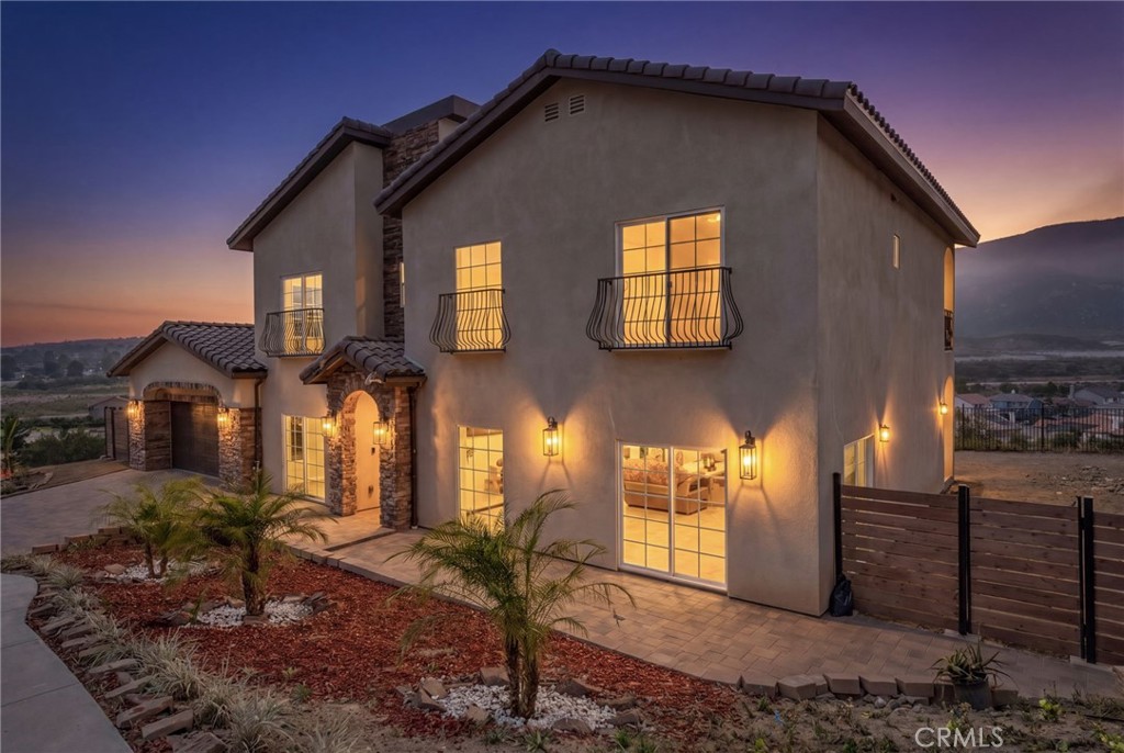 5491 N Pinnacle