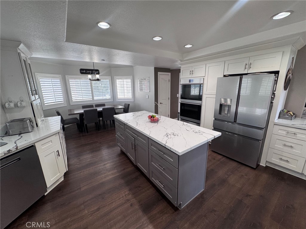 5260 Desert View Lane