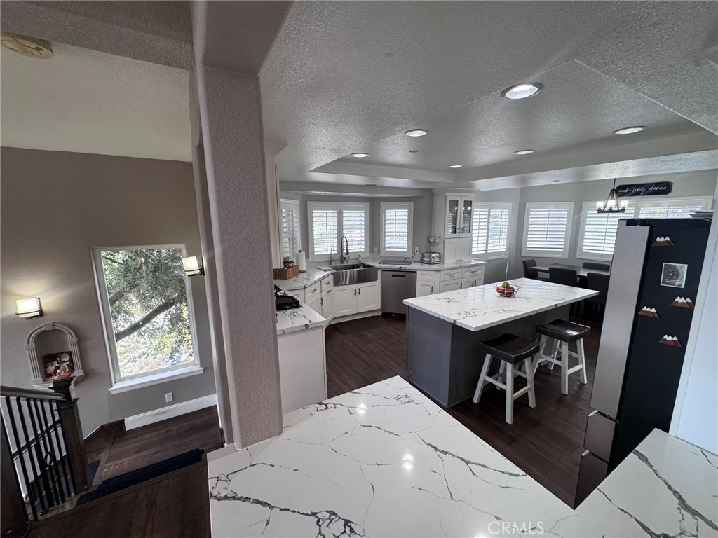 5260 Desert View Lane