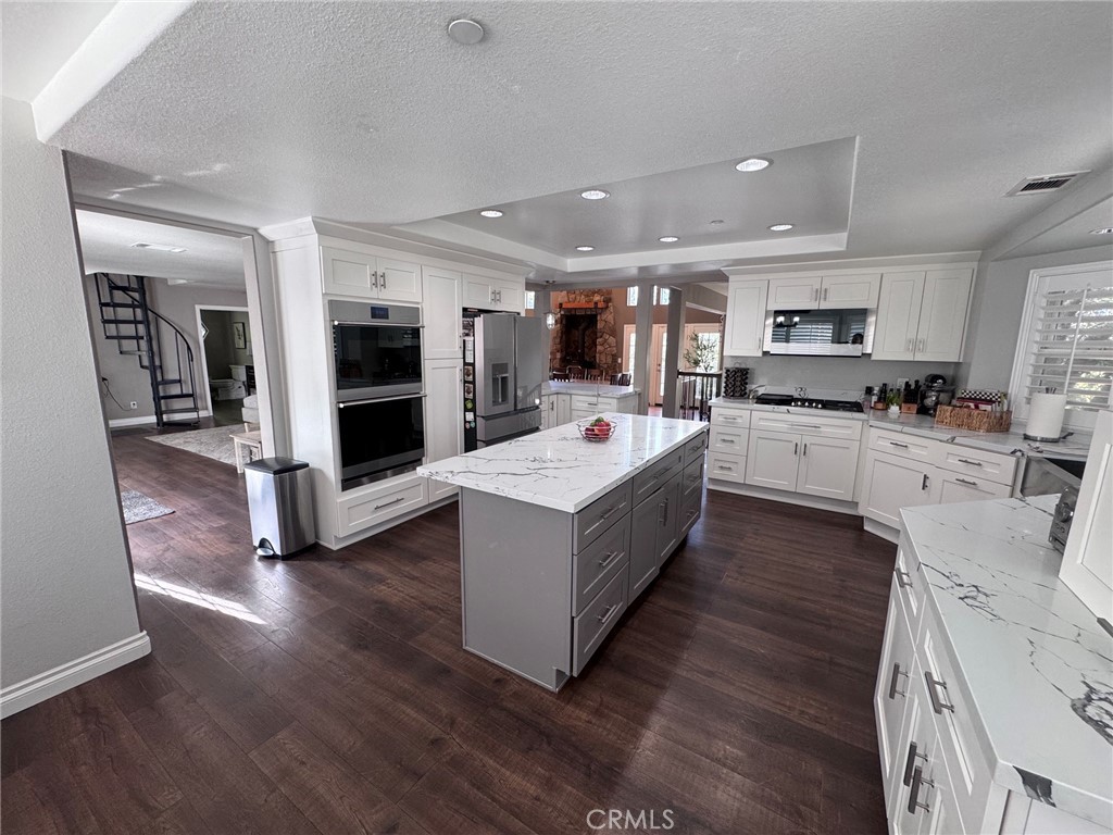 5260 Desert View Lane