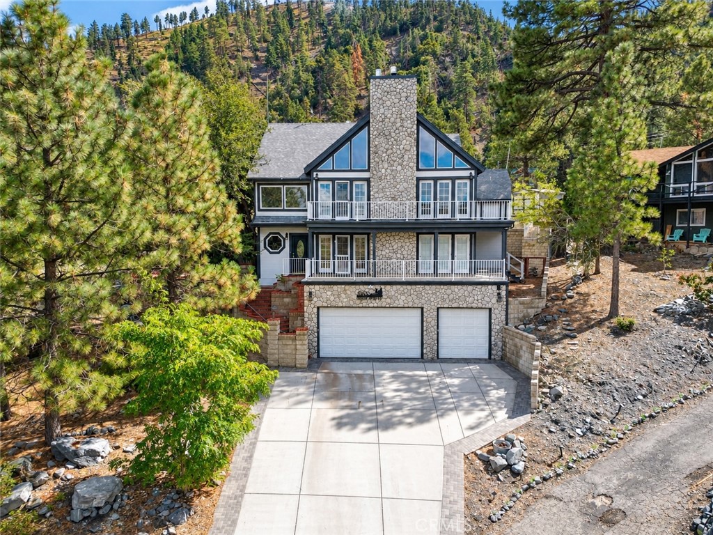 5260 Desert View Lane