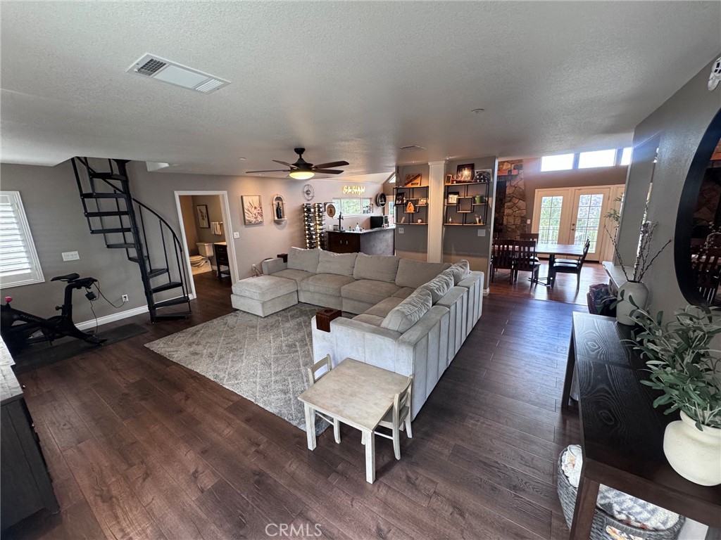 5260 Desert View Lane