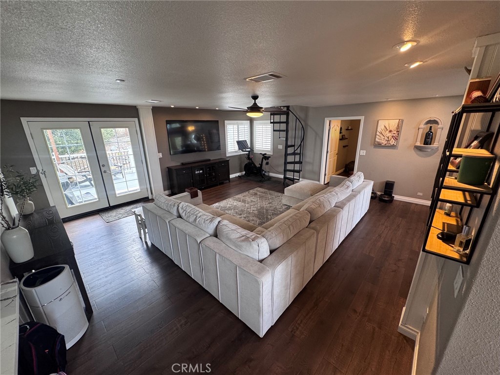 5260 Desert View Lane