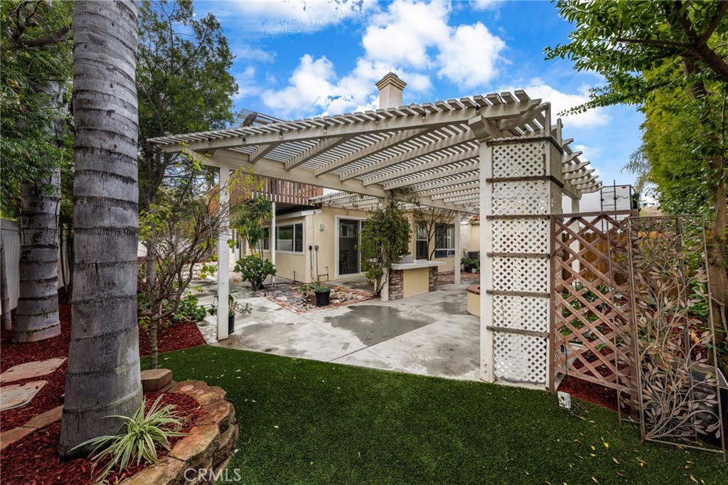 1015 La Salle Circle