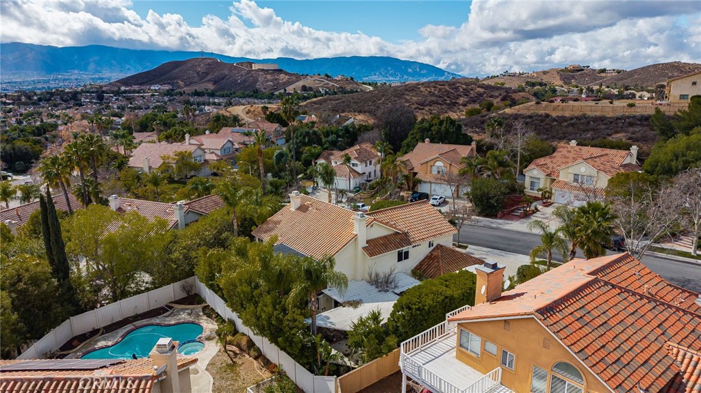 1015 La Salle Circle