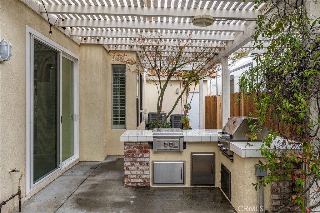 1015 La Salle Circle