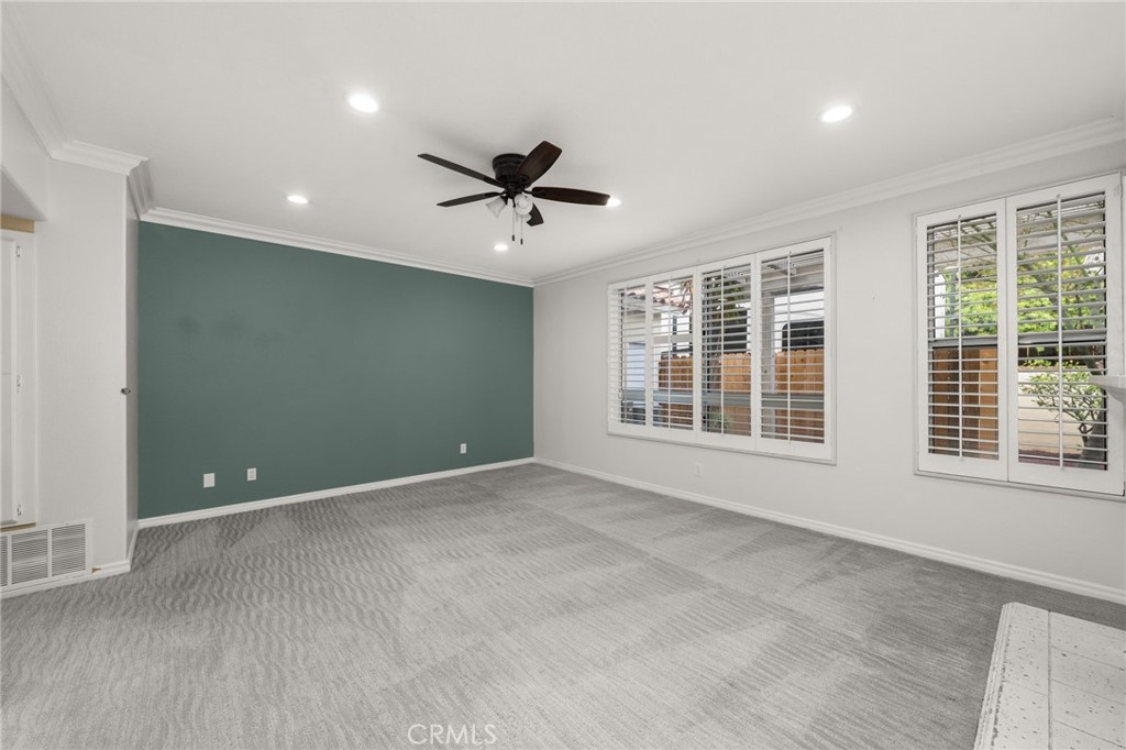 1015 La Salle Circle