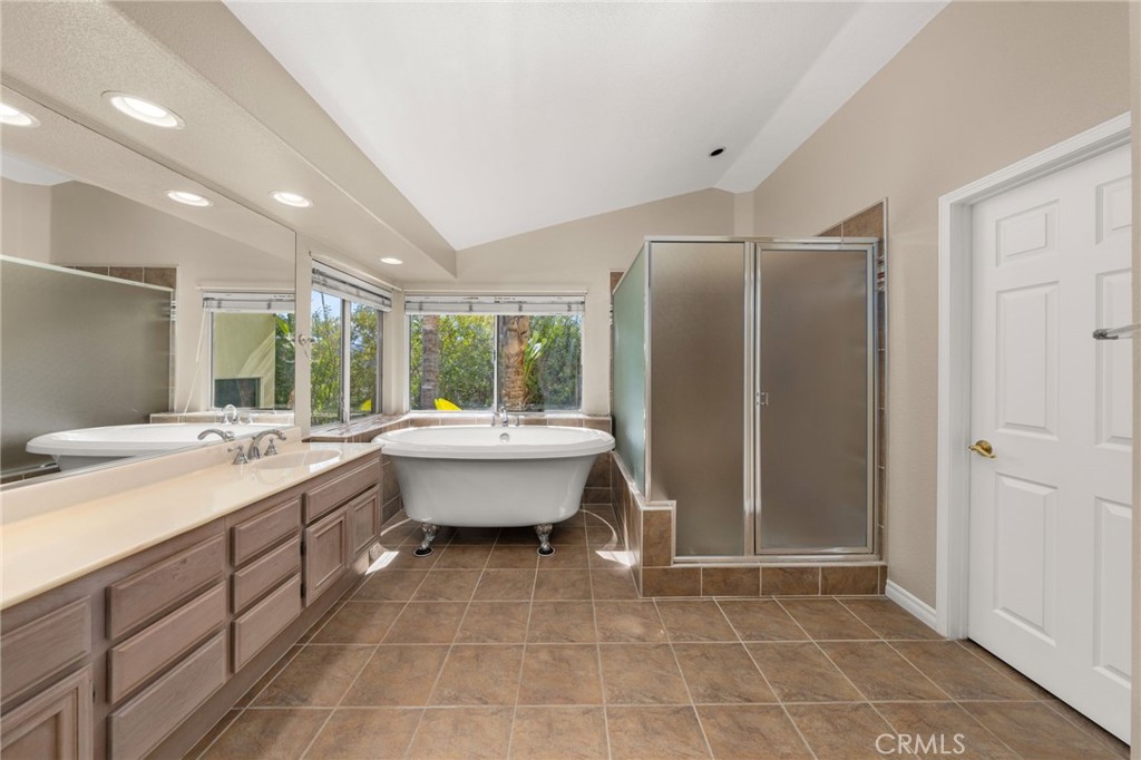 1015 La Salle Circle