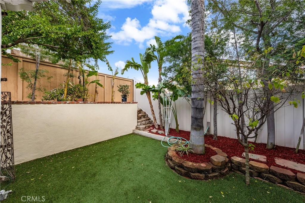 1015 La Salle Circle